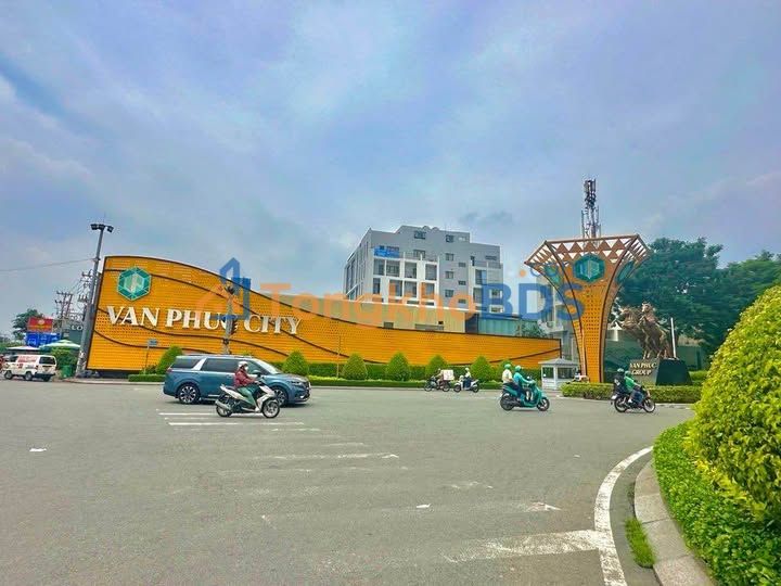 Nhà 3 Tầng Lô Góc Gần Vạn Phúc City 7.3 Tỷ - HXH Thông Thoáng