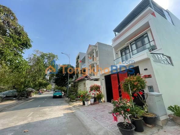 Bán Đất 96m² Mặt Tiền Nguyễn Xiển - Gần Vinhomes, Sổ Hồng Riêng