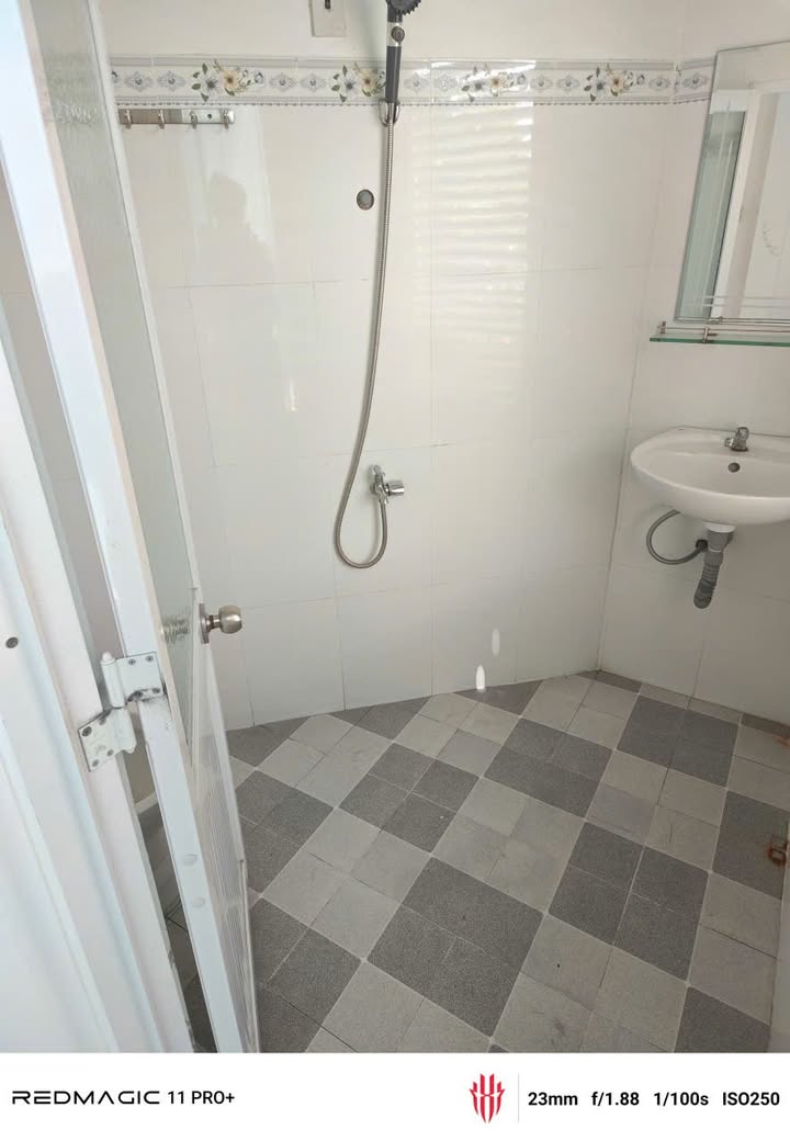 Cho thuê phòng trọ 2.3 triệu/tháng, ưu tiên sinh viên nữ gần chợ Ba Làng