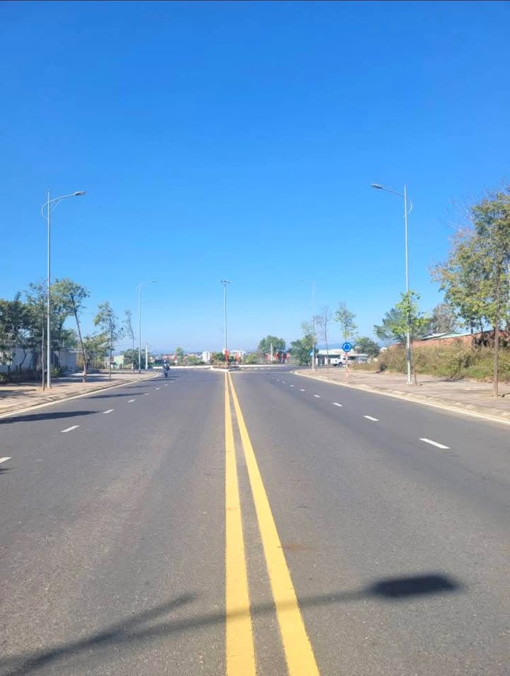 Đất Mặt Tiền Chư Hreng Kon Tum - Kinh Doanh Đắc Lợi 320m²