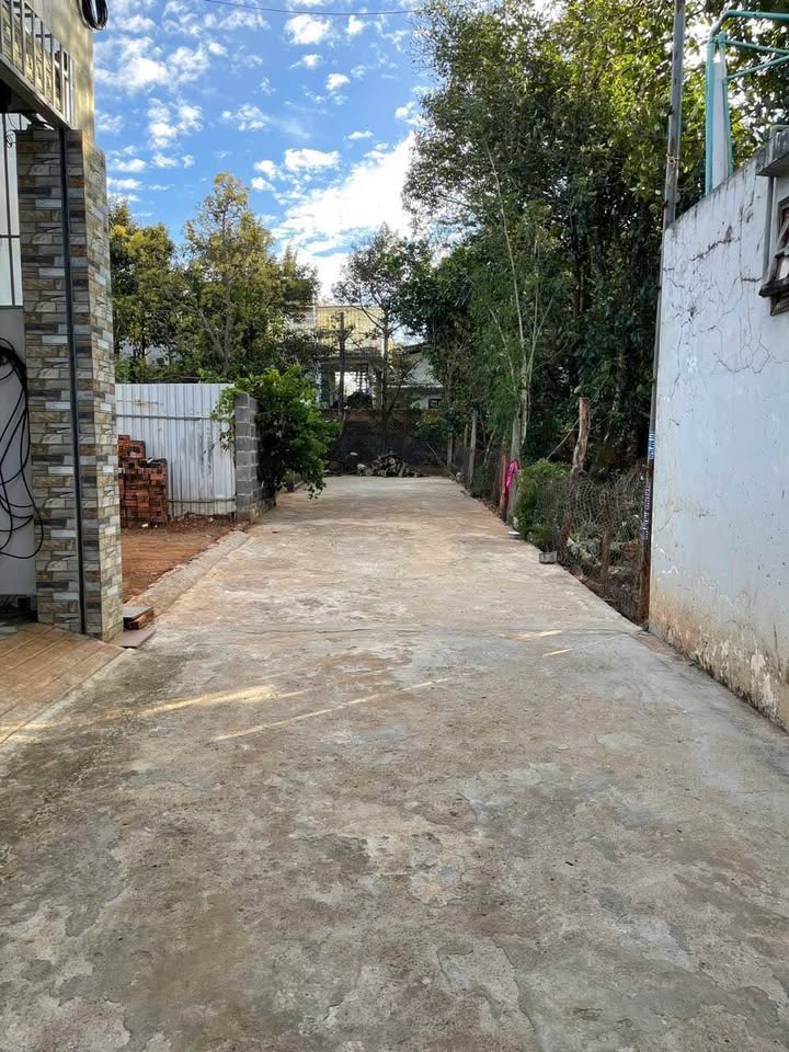 Bán đất hẻm Ngô Sỹ Liên, BMT - 105m² Thổ cư, Giá 1.8 tỷ, Trung tâm tiện ích