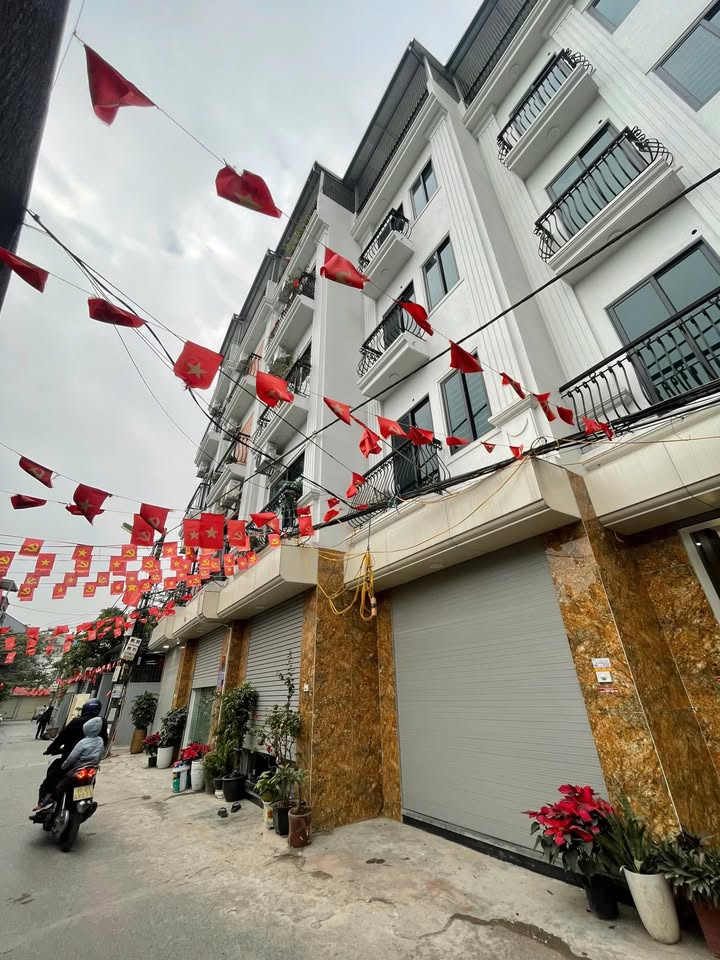 Nhà 4 Tầng Di Trạch, 38m², Ngõ Rộng Ô Tô - Sổ Đỏ Chính Chủ