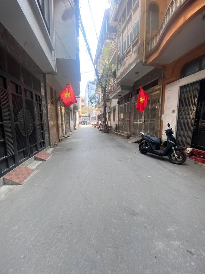 Nhà Phố Bà Triệu Hà Đông 32m² - 5 Tầng Kiên Cố, Ô Tô Đỗ Cửa