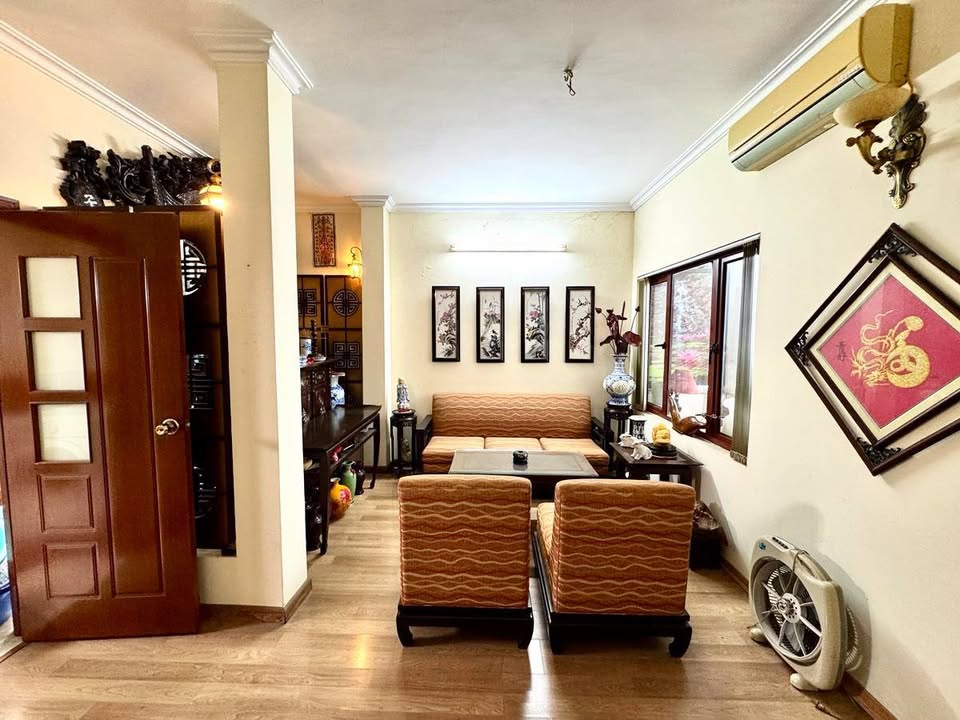 Nhà 36m² Tôn Đức Thắng, Đống Đa - Kinh doanh, Ô tô tránh, Sổ đỏ sẵn sàng