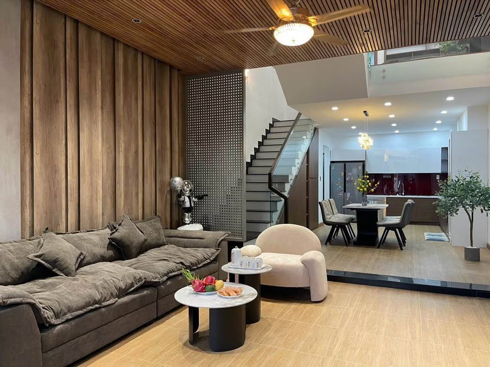 Nhà 3 Tầng Mặt Tiền Đặng Huy Trứ, Đà Nẵng - 100m², Full Nội Thất Cao Cấp