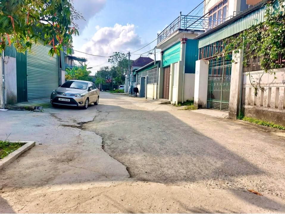 Bán đất Thạch Quý, Hà Tĩnh - 136m² - Ngõ 120 Nguyễn Trung Thiên - Giá 3 tỷ