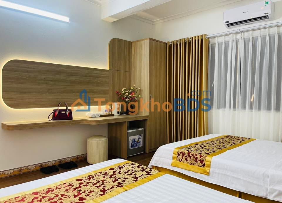 Cho thuê Khách sạn 35 phòng, Mặt tiền P. Bãi Cháy, Hạ Long - 35 Triệu/tháng