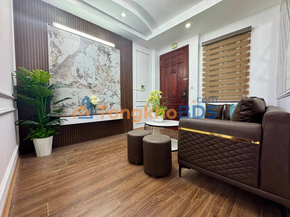 Bán gấp căn hộ CCMN Nguyễn Khánh Toàn, Cầu Giấy 50m² - 2.5 tỷ