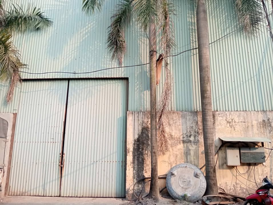 Cho thuê kho xưởng 568m² Long Biên - Xe container ra vào, giá tốt