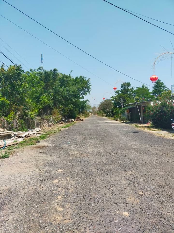 Bán đất Vàng đường Hoàng Văn Thái, Kon Tum - 470m², Sổ đỏ sẵn sàng