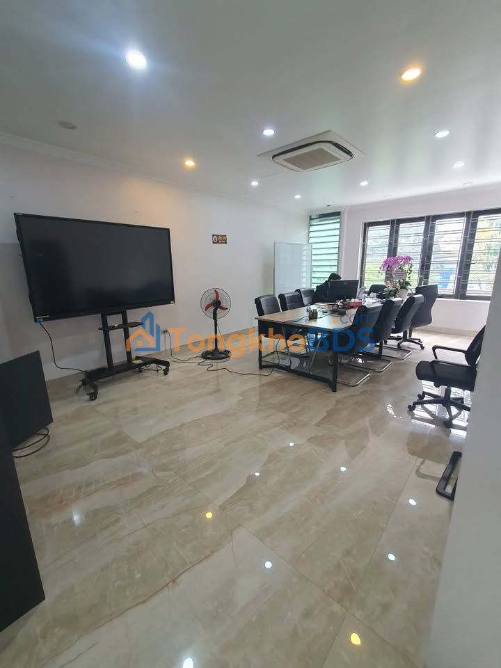 Cho thuê nhà mặt tiền Nguyễn Đăng Đạo, TP Bắc Ninh - 135m², 5 tầng, kinh doanh sầm uất