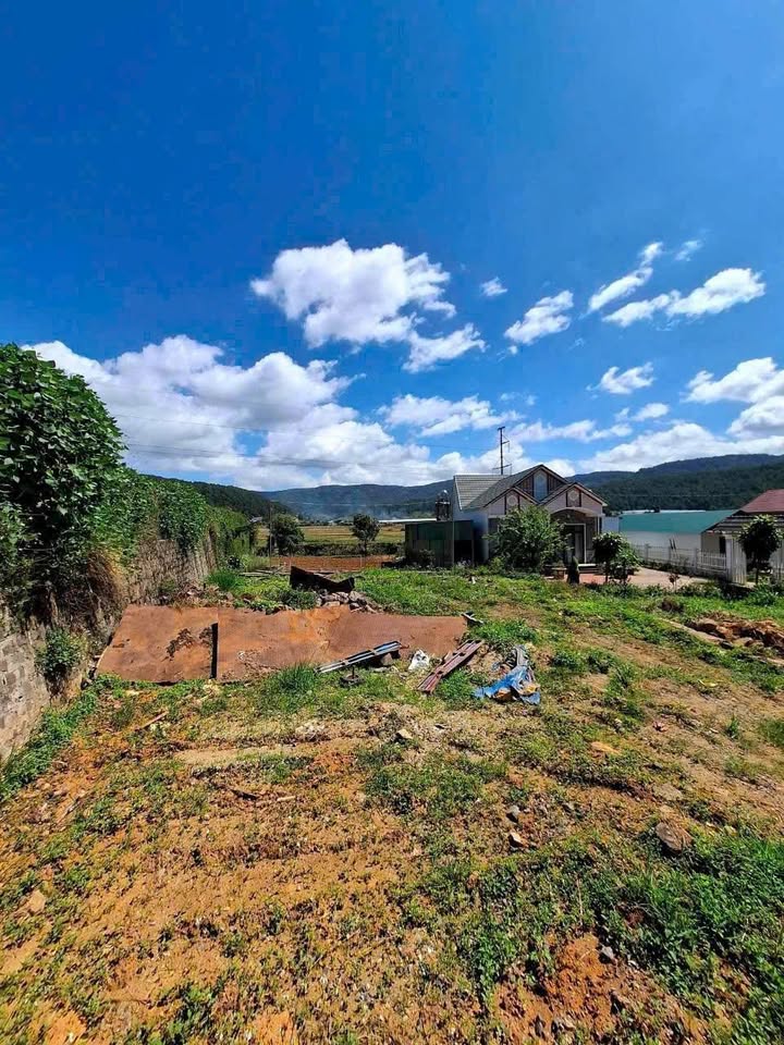 Đất Nền Đức Trọng 196.6m² - Cắt Lỗ Sâu, Giá 2.3 Tỷ - Sổ Riêng