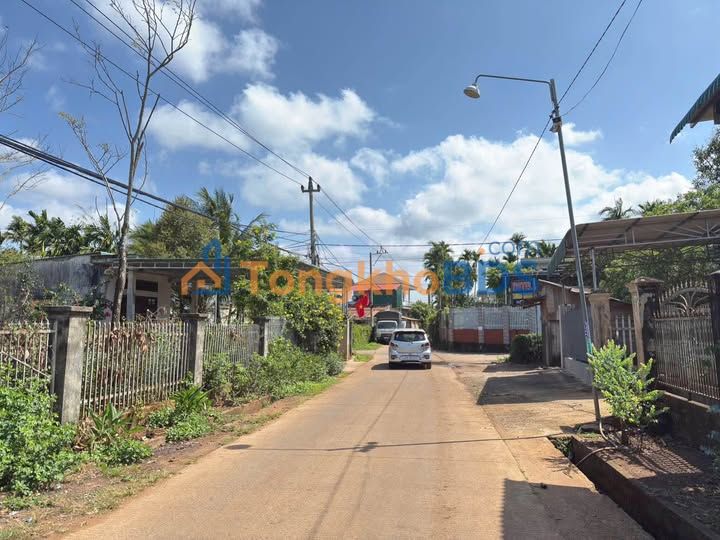 Đất thổ cư 300m² Xã Cư ÊBur, Buôn Ma Thuột - Giá 2.2 Tỷ, Sổ Hồng Sẵn