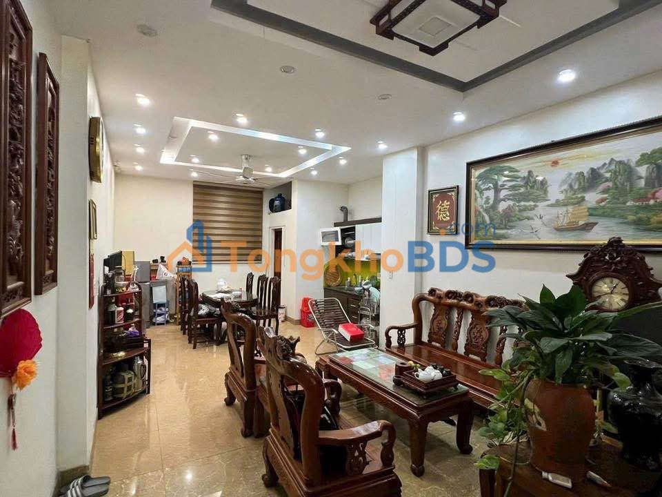 Nhà 4 Tầng 46m² Lương Ngọc Quyến, TP Thái Nguyên - Hơn 4 Tỷ, Đất Nở Hậu