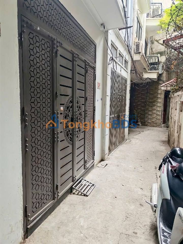 Nhà Ngã Tư Sở 38m² 6 Tầng, Chính Chủ Bán Gấp Giá 9.8 Tỷ