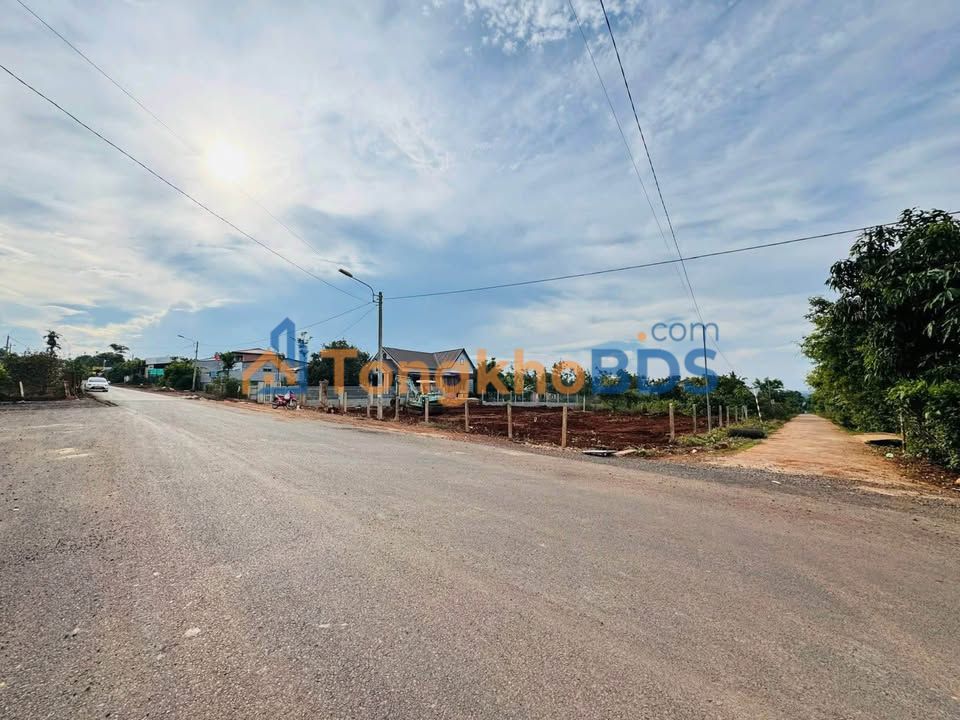 Đất Lô Góc 2 Mặt Tiền Komleo, Đắk Lắk - 702m² Thổ Cư, Giá 7.5 Tỷ
