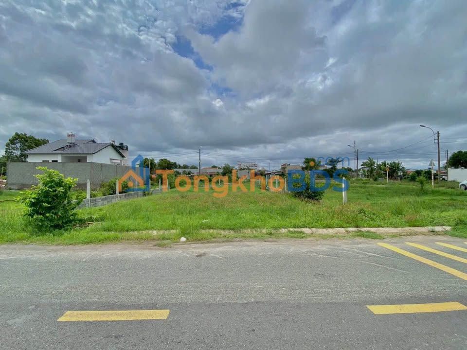 Bán đất Thị Trấn Củ Chi 200m² - Vị trí kinh doanh đắc địa, giá 5 tỷ