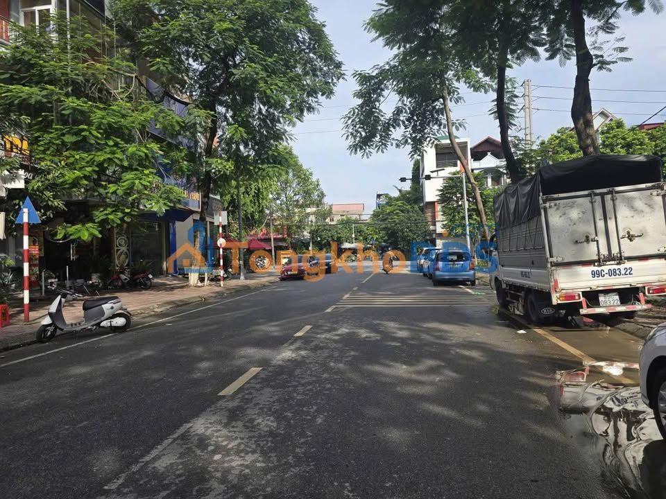 Nhà 4 Tầng Phố Trần Quốc Toản, BN - Kinh Doanh Sầm Uất, 93m², 2x Tỷ