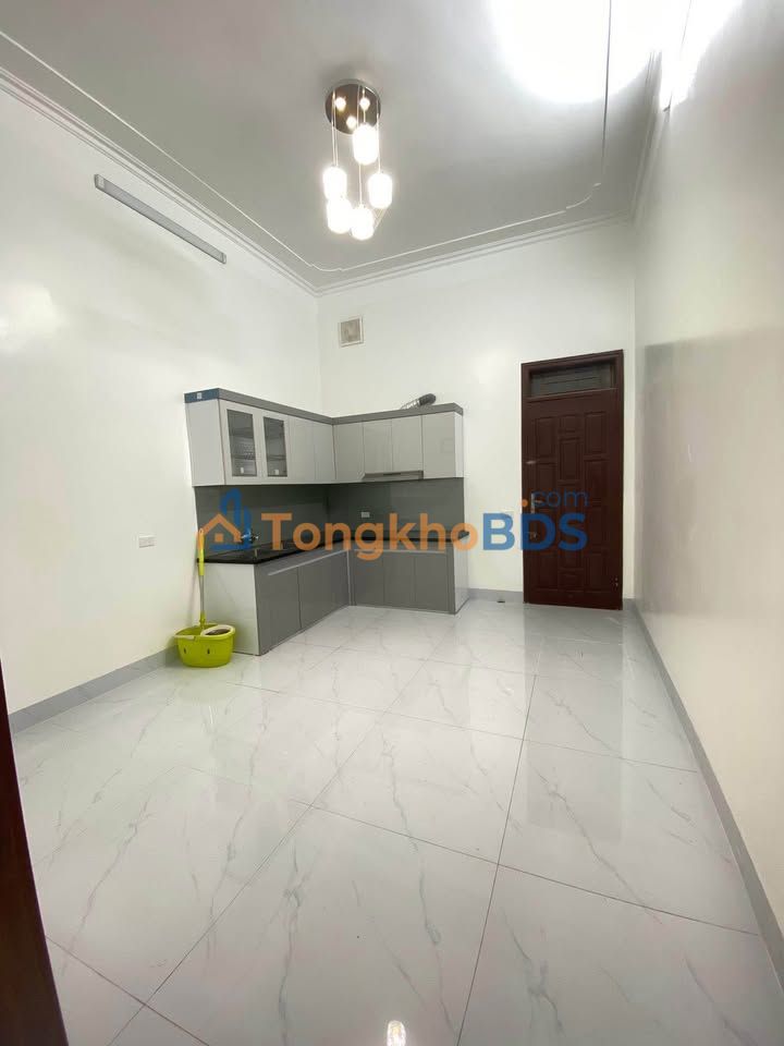 Nhà 5 Tầng Trần Nguyên Hãn 72m² - Kinh Doanh Vỉa Hè Rộng