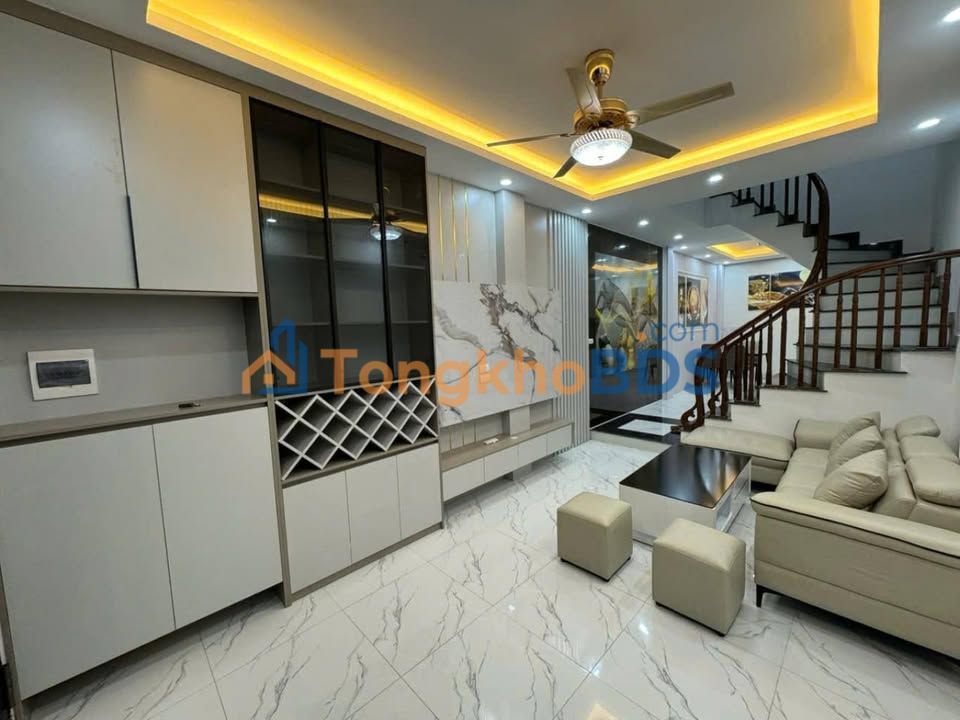 Nhà Hoàng Mai 33m² 5 Tầng Full Nội Thất - Sổ Hồng Riêng - Giá 7 Tỷ