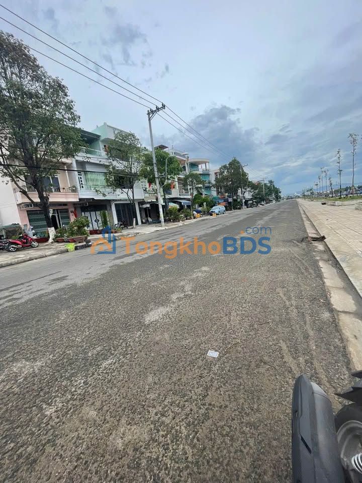 Đất Mặt Tiền Nguyễn Văn Linh Ninh Hòa 70m² - Giá 6.8 Tỷ Bớt Lộc