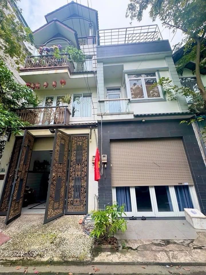 Nhà 4 Tầng Lê Văn Việt, 50m² - Tặng Nội Thất Cao Cấp, Giá 7 Tỷ