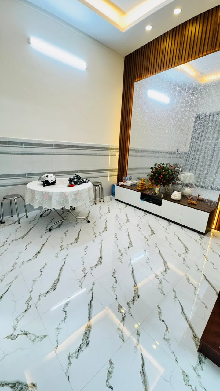 Nhà 2 Tầng 3PN Hẻm 145 Đề Thám, Quận 1 - Sổ Hồng Riêng 29m²