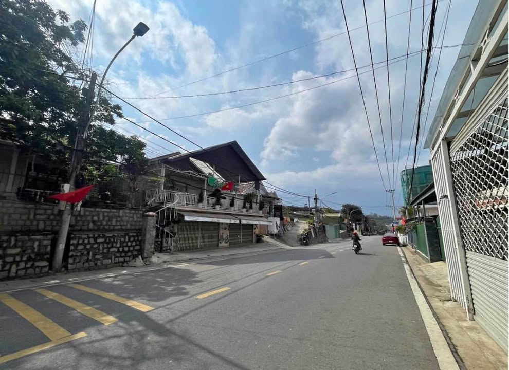 Đất Vàng Mặt Tiền Bạch Đằng, Đà Lạt - 323m² Sẵn 2 Nhà, Giá 17 Tỷ