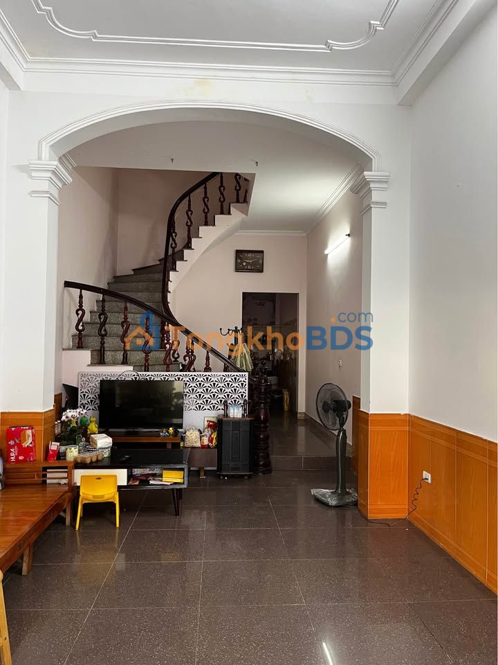 Nhà 52m² 3 tầng Đường Tăng Bạt Hổ, TP. Hòa Bình - Chính chủ bán gấp