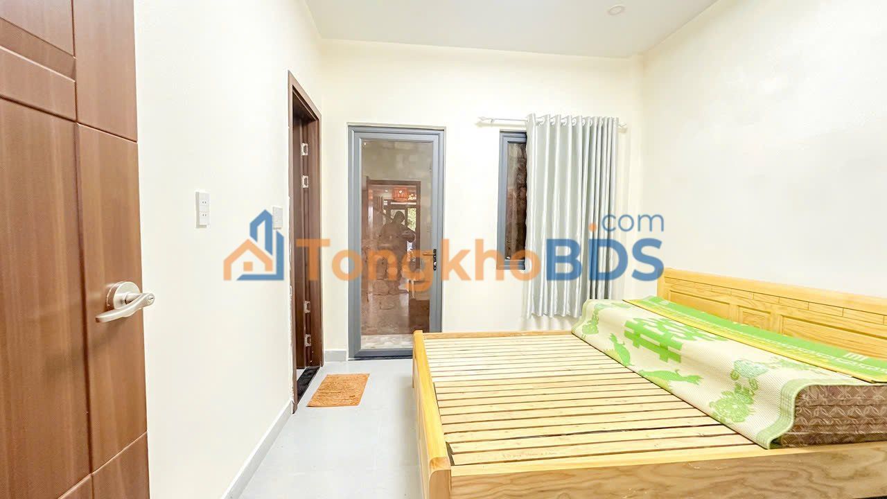 Nhà Phố Đà Lạt 100m² - 3 Tầng, 4PN - Giá 4.8 Tỷ