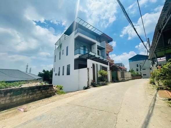 Nhà Mặt Tiền 67m² Kinh Doanh Tốt, Sơn Tây - Giá 3.x Tỷ