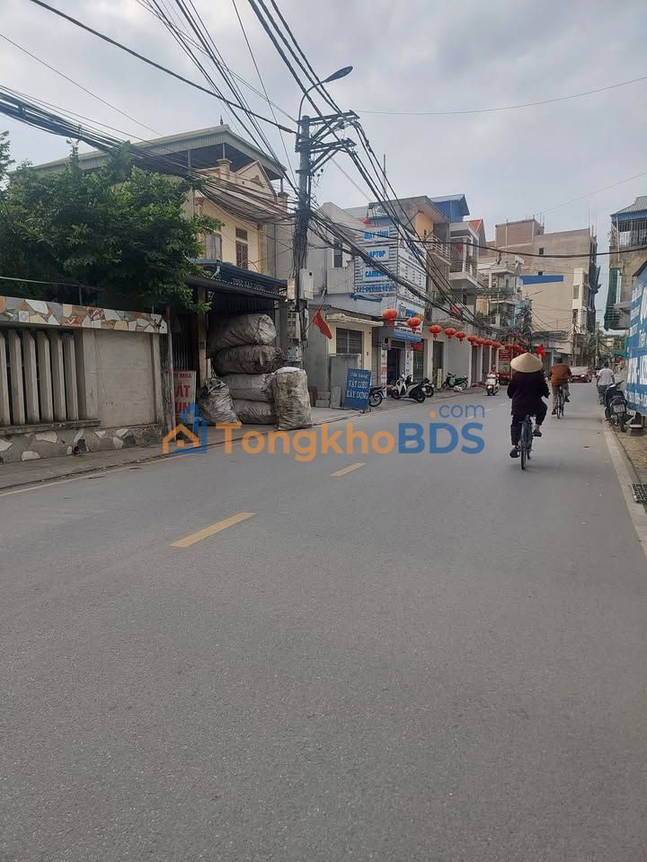 Nhà Mặt Tiền Đường Kênh, Nam Định - 62m², Hơn 4 Tỷ, Sẵn Sàng Kinh Doanh