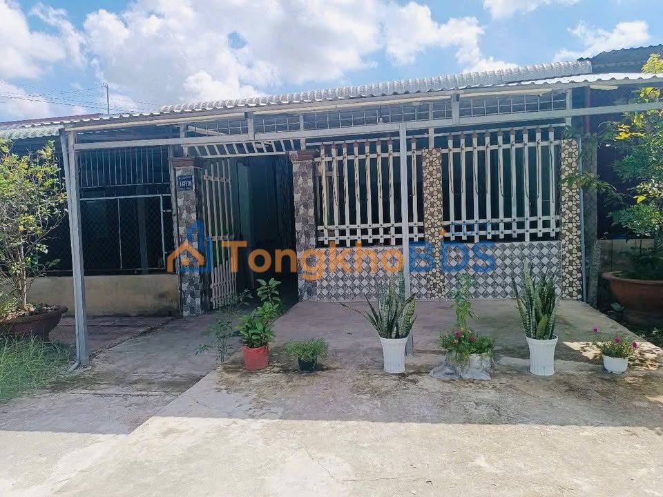 Nhà Cấp 4 Mặt Tiền Lộ Ô Tô, Vĩnh Long - Giá Ngộp 880 Triệu