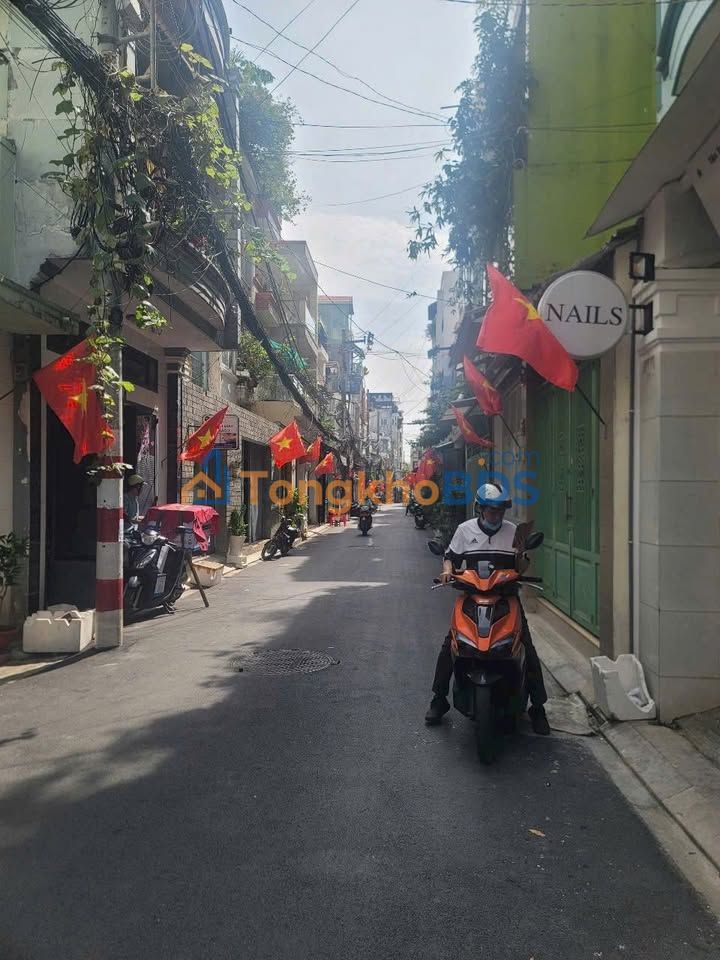 Nhà Mặt Tiền Hẻm 5m Nguyễn Đình Chiểu Q3 - 24m², 2 Tầng - Giá 5 Tỷ