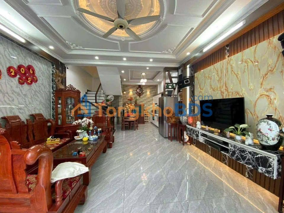 Nhà 3 Tầng Đường Bái, Nam Định - 56m² Hướng Tây - Giá 3.6 Tỷ