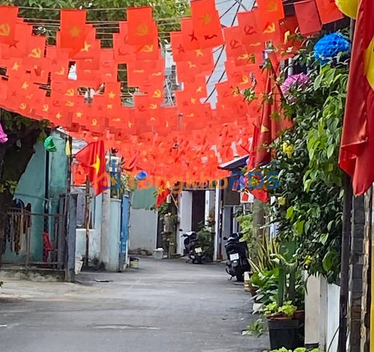 Nhà 100m² Kiệt 2.5m, Hải Châu - Sổ Đỏ Vuông Vắn, Giá 3.7 Tỷ