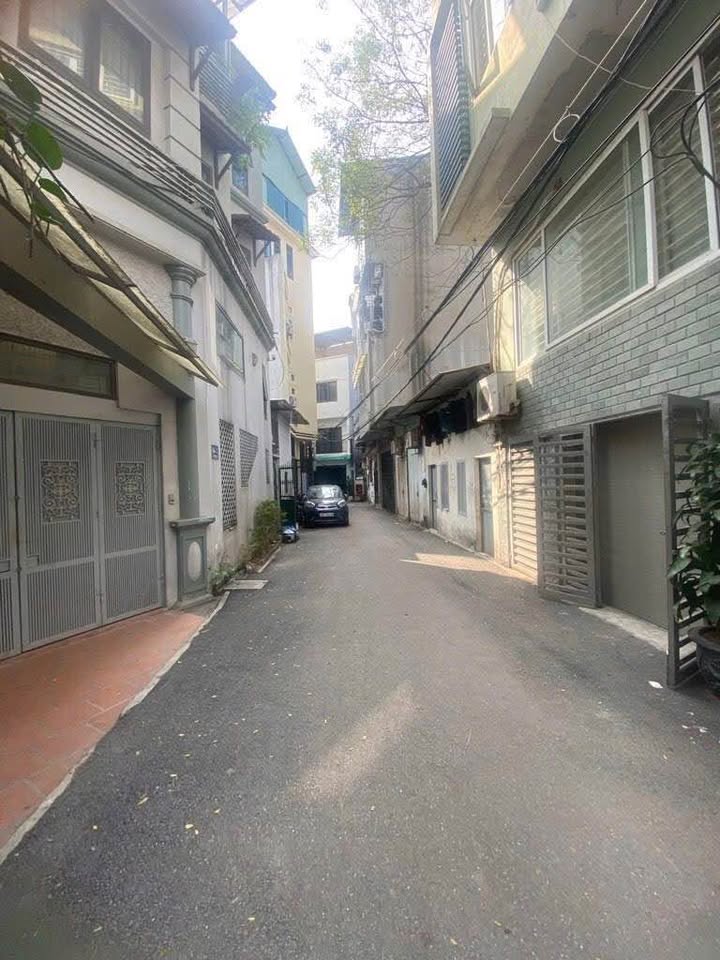 Nhà Âu Cơ 30m² 3 Tầng - Kinh Doanh Tốt, Ô Tô Đỗ Cửa - 6.3 Tỷ