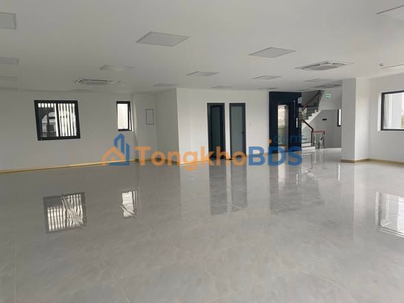 Mặt bằng kinh doanh 135m² Thủ Đức - 2 mặt tiền đắc địa