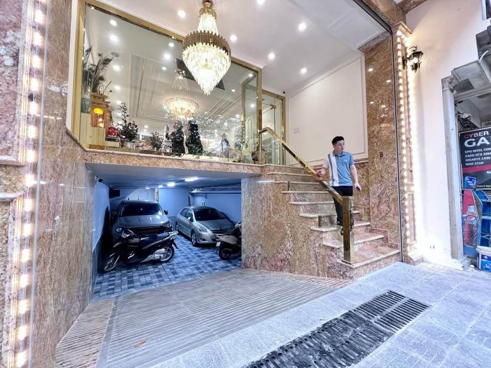 Nhà 9 tầng mặt ngõ Đội Cấn, Ba Đình - Dòng tiền 2 tỷ/năm