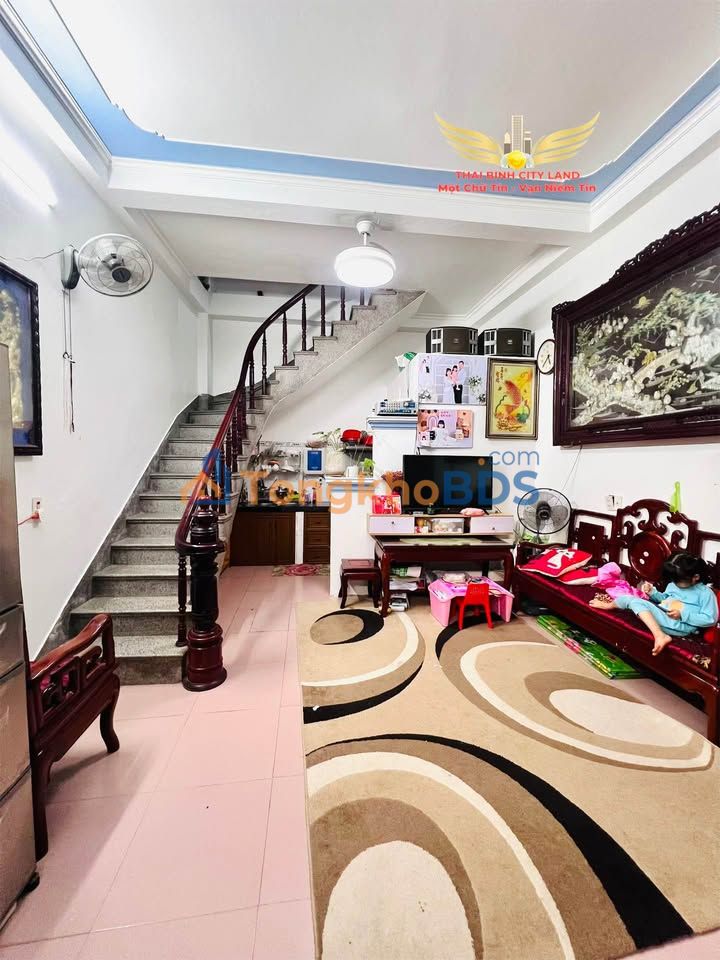 Nhà 3 Tầng Phường Tiền Phong, Thái Bình - 32m², Giá 1.3 Tỷ