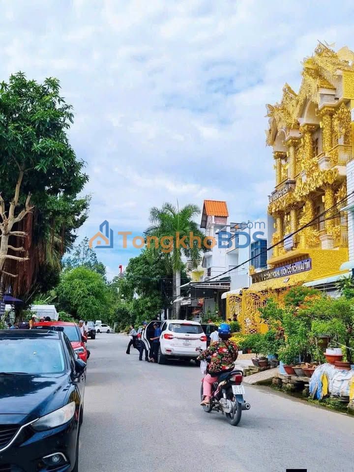 Bán Gấp Cặp Nhà Liền Kề 180m² Mặt Tiền Đường Số 6, Cần Thơ - Kề Công Viên