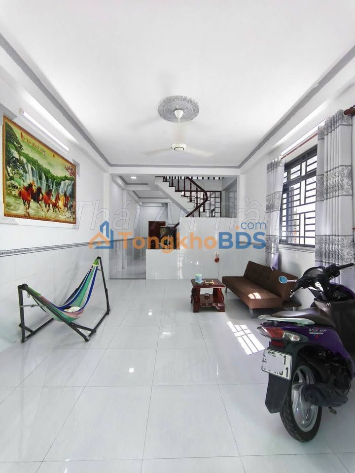 Cho thuê nhà 2 lầu 3PN, đậu ô tô, KDC Bình Nhựt, Cần Thơ - 7.5 triệu/tháng