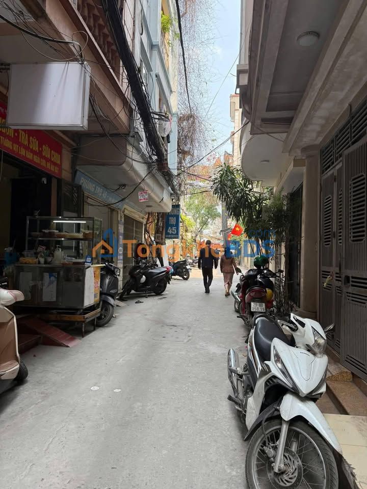 Nhà Mặt Tiền Kinh Doanh Nguyễn Chí Thanh, Đống Đa - 30m², 4 Tầng, 12.6 Tỷ