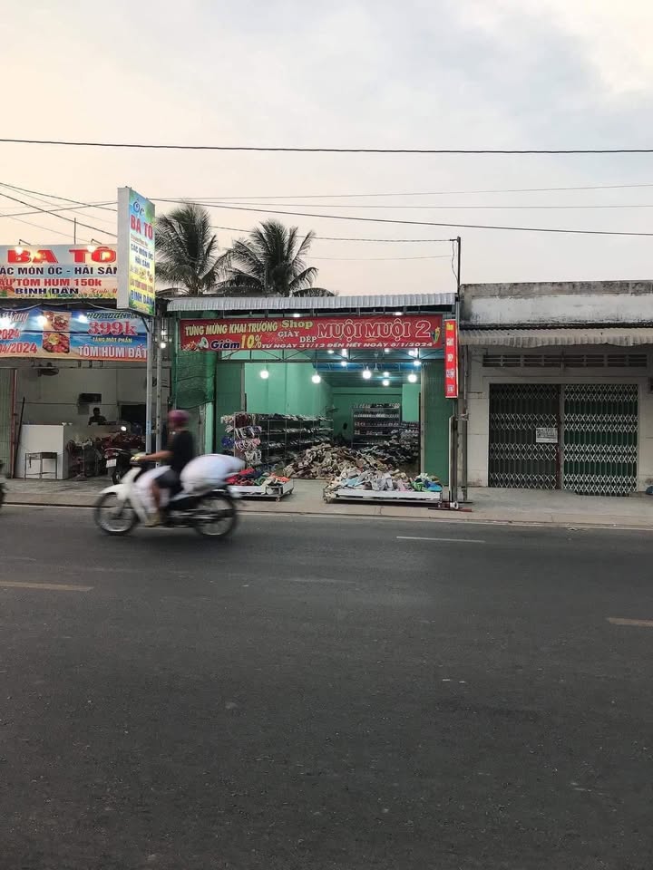 Nhà Hẻm 5.5m Giao Long, Bến Tre - Giá 2.9 Tỷ, Dòng Tiền 7.8 Triệu/Tháng