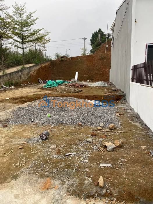 Nhà 2 Tầng Lửng Full Nội Thất - 105m² Giá 1.4 Tỷ Tại Ruby Yên Bình