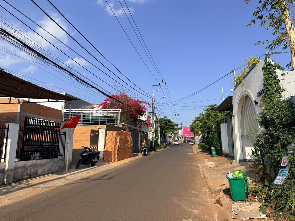 Bán Gấp 2 Lô Liền Kề Mặt Tiền Hoàng Thế Thiện, Phú Yên - 125m²