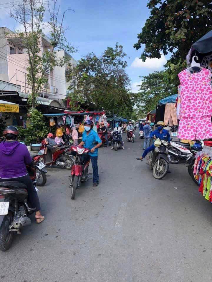 Nhà Mặt Tiền Chợ Chùa Chợ Lách - 355m², Vừa Ở Vừa Kinh Doanh, 32 Tỷ