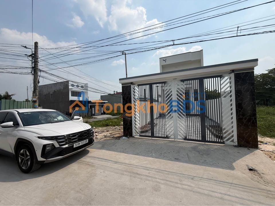 Nhà Trệt Lửng Bến Cát 130m² - Sân Xe Hơi Rộng, Sổ Đỏ Chính Chủ