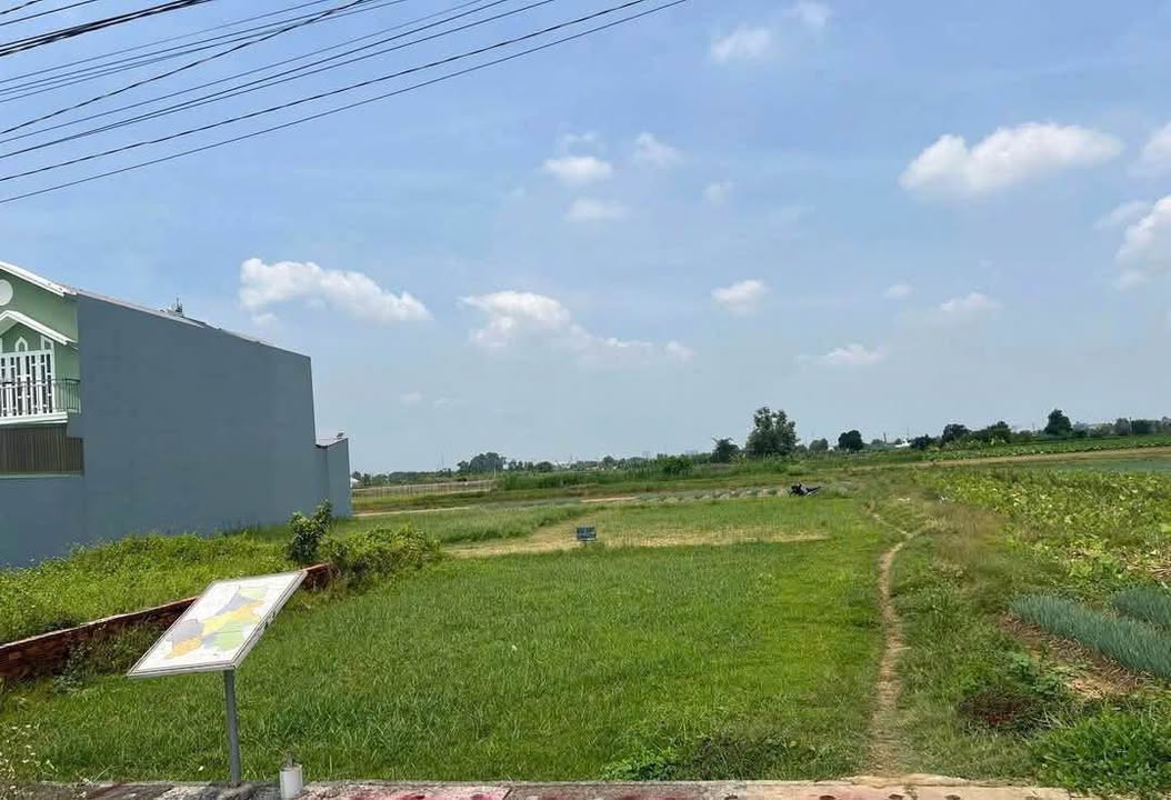 Bán Đất Mặt Tiền Tân Uyên 302m² - Lộ Giới 8m, Dân Cư Đông Đúc