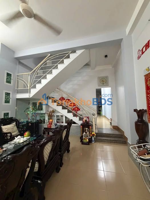 Nhà mặt tiền Phạm Hùng, Rạch Giá 100m² giá 3.6 tỷ - Hướng Tây Nam lý tưởng!